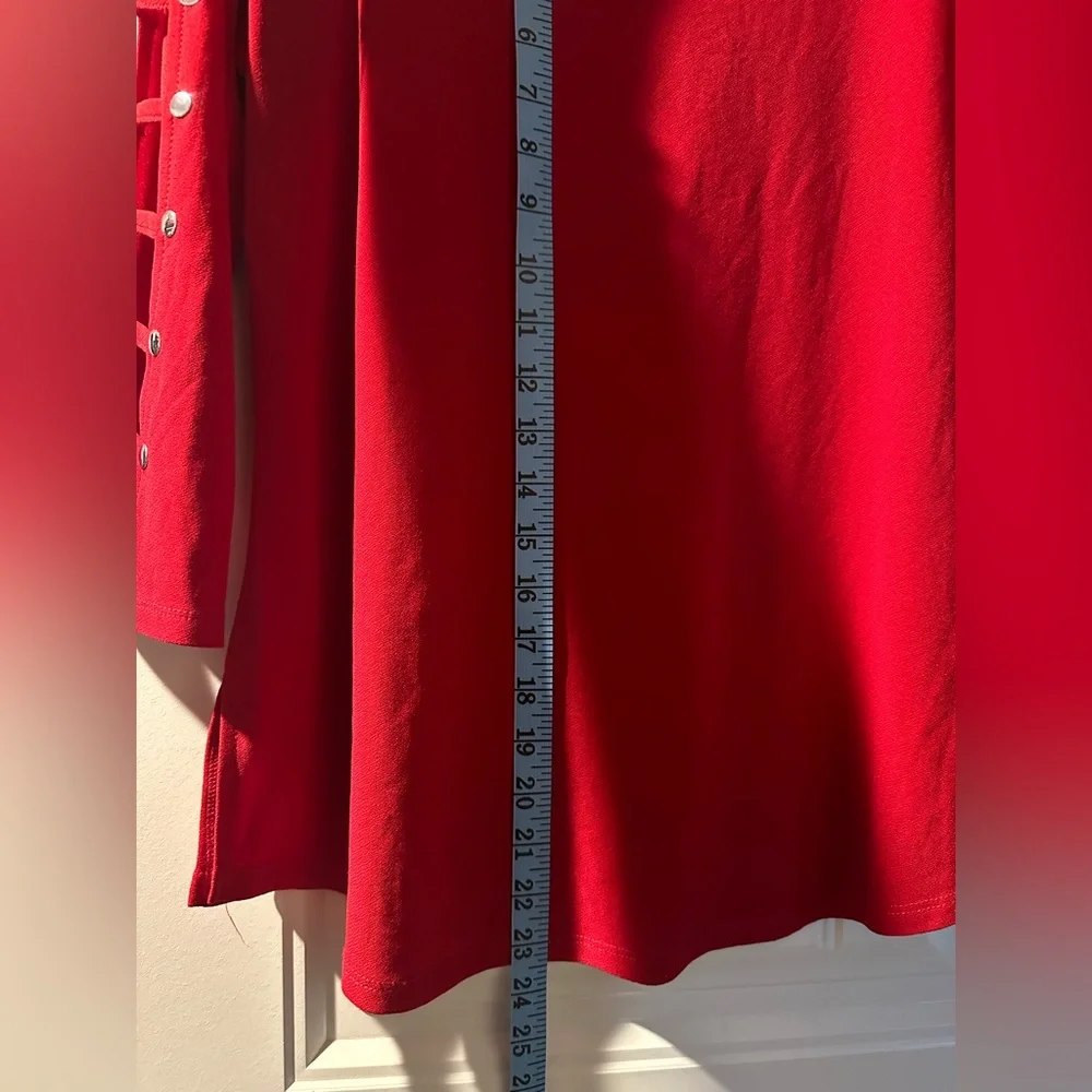 Medium Red Top - Picture 5 of 7